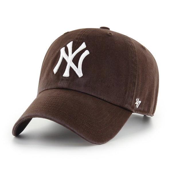 Pictured is this MLB New York Yankees '47 CLEAN UP cap in dark brown. 1