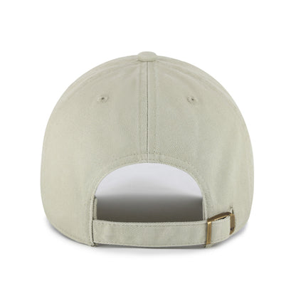 Pictured is this MLB New York Yankees ’47 CLEAN UP cap in grey. 2