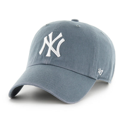 Pictured is this MLB New York Yankees ’47 CLEAN UP cap in medium blue. 1