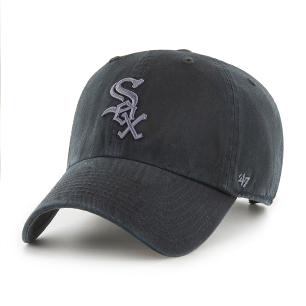 Pictured is this MLB Chicago White Sox '47 CLEAN UP cap in black. 1