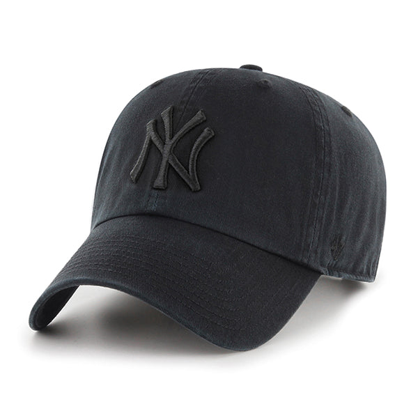 Pictured is this MLB New York Yankees Black On Black ’47 CLEAN UP cap in black. 12