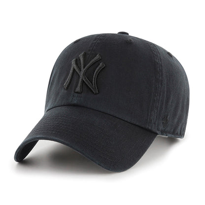 Pictured is this MLB New York Yankees Black On Black ’47 CLEAN UP cap in black. 5