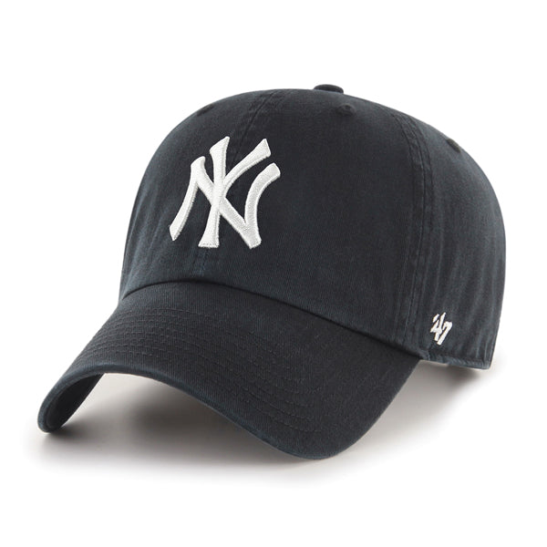 Pictured is this MLB New York Yankees '47 CLEAN UP cap in black. 1