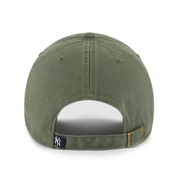 Pictured is this MLB New York Yankees '47 CLEAN UP cap in moss green. 2