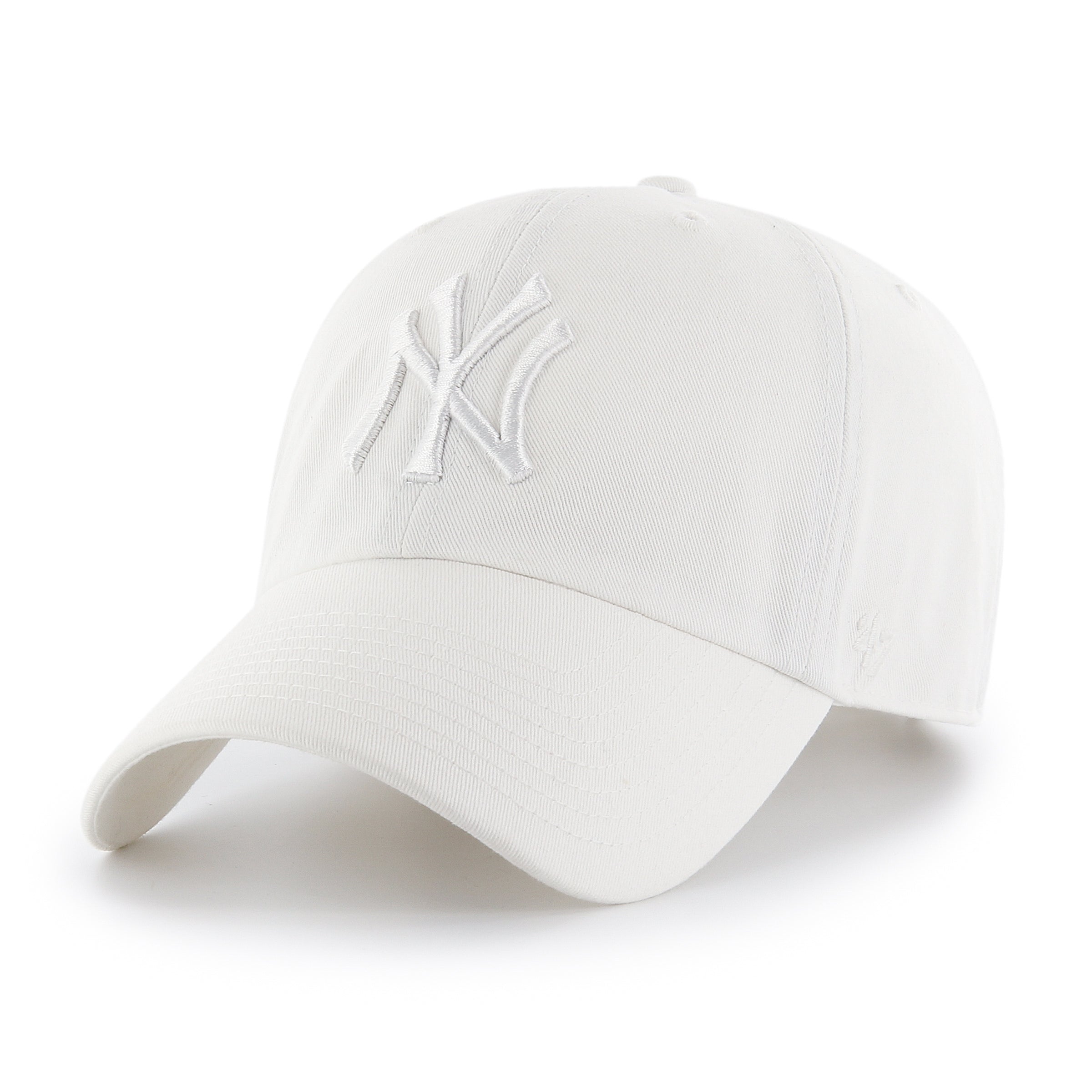 Pictured is this MLB New York Yankees '47 CLEAN UP cap in white. 1