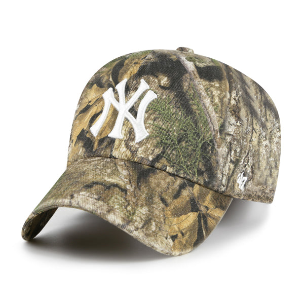 Pictured is this MLB New York Yankees Realtree '47 CLEAN UP cap in beige/khaki. 1