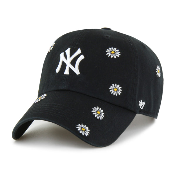 Pictured is this MLB New York Yankees Scatter '47 CLEAN UP cap in black. 1