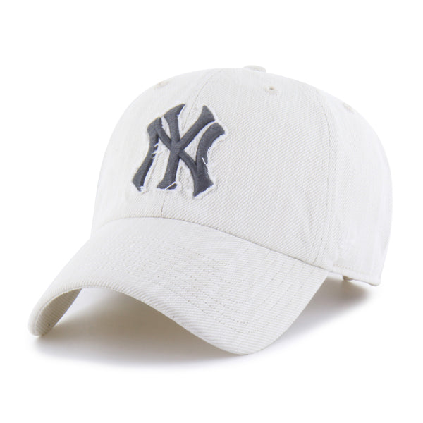 Pictured is this MLB New York Yankees Slub Twill ’47 CLEAN UP cap in white. 2
