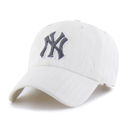 Pictured is this MLB New York Yankees Slub Twill ’47 CLEAN UP cap in white. 2