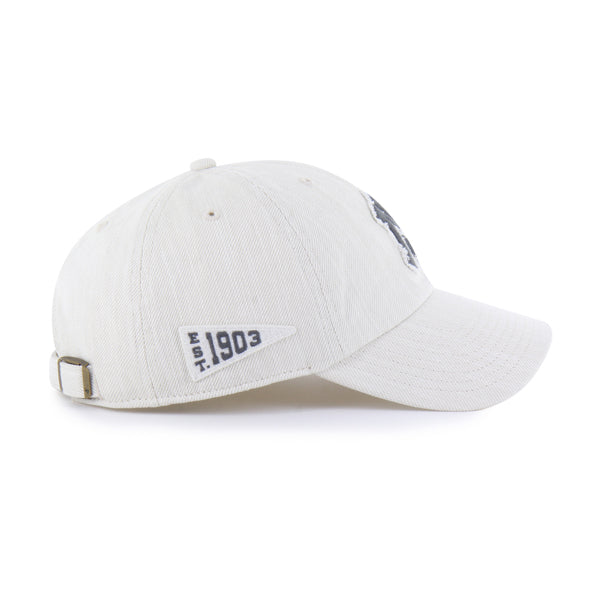Pictured is this MLB New York Yankees Slub Twill ’47 CLEAN UP cap in white. 4