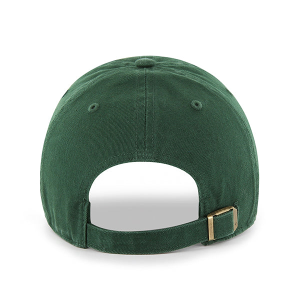 Pictured is this Dog Icon Beagle Base Runner '47 CLEAN UP cap in green. 2
